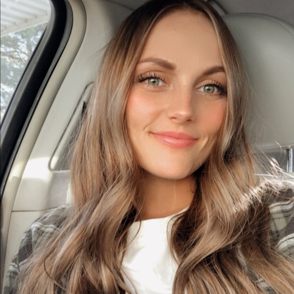 Meet your Posher, Mishayla - Picture 1 of 1